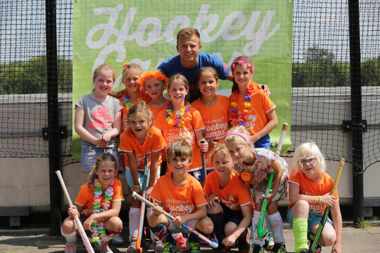 Waarom jij écht op hockeykamp moet gaan! Waarom jij écht op hockeykamp moet gaan!